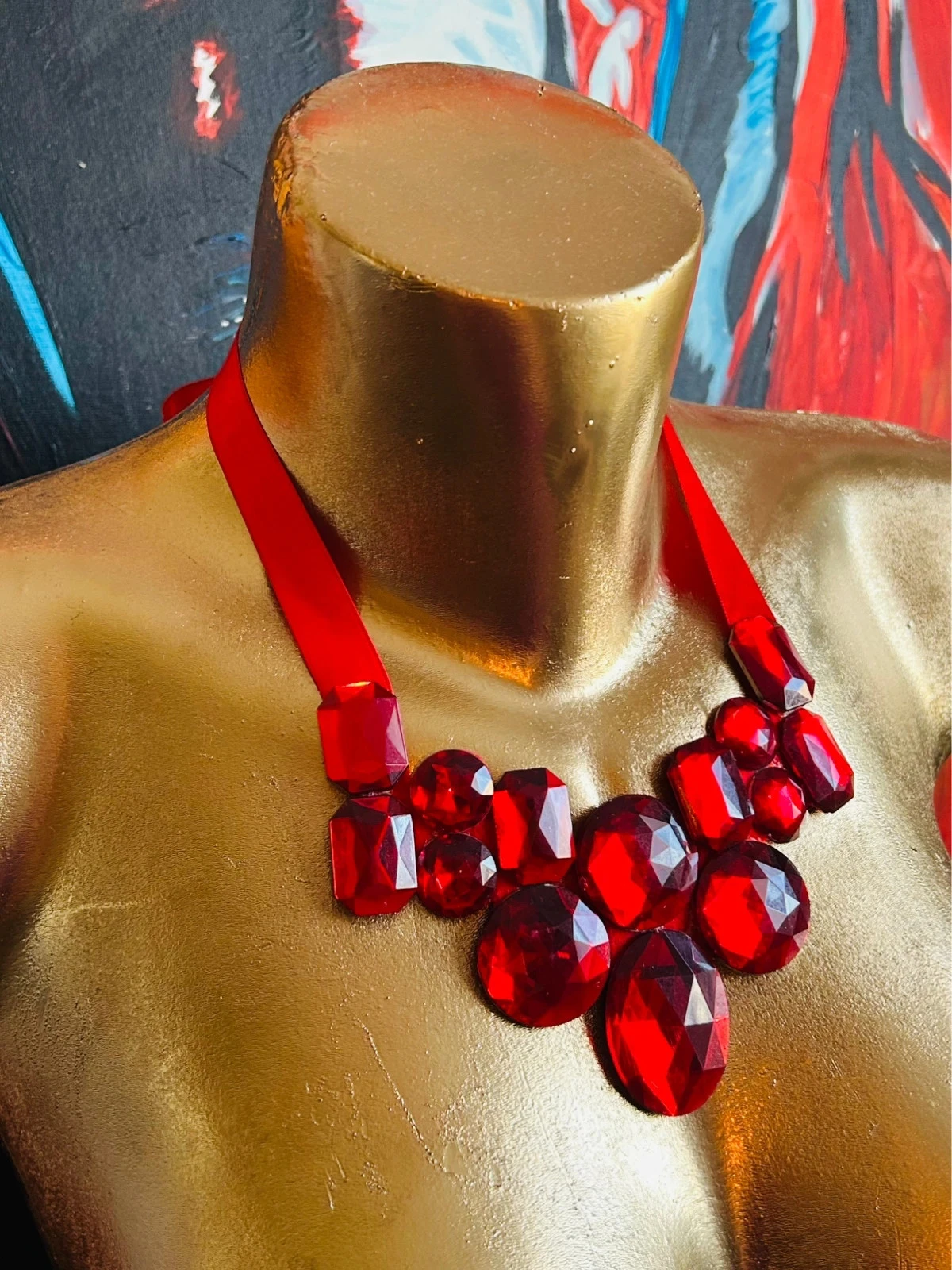 Rode plastron halsketting met grote facetgesneden strass stenen – photo 4
